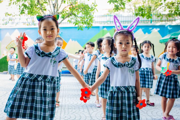 Vận động thể dục ngoài trời