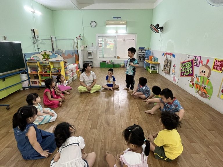 Tiết nghe kể chuyện của Lớp 4-5 tuổi
